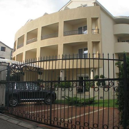 Apartmani Mirenza Будва Экстерьер фото