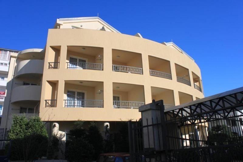 Apartmani Mirenza Будва Экстерьер фото